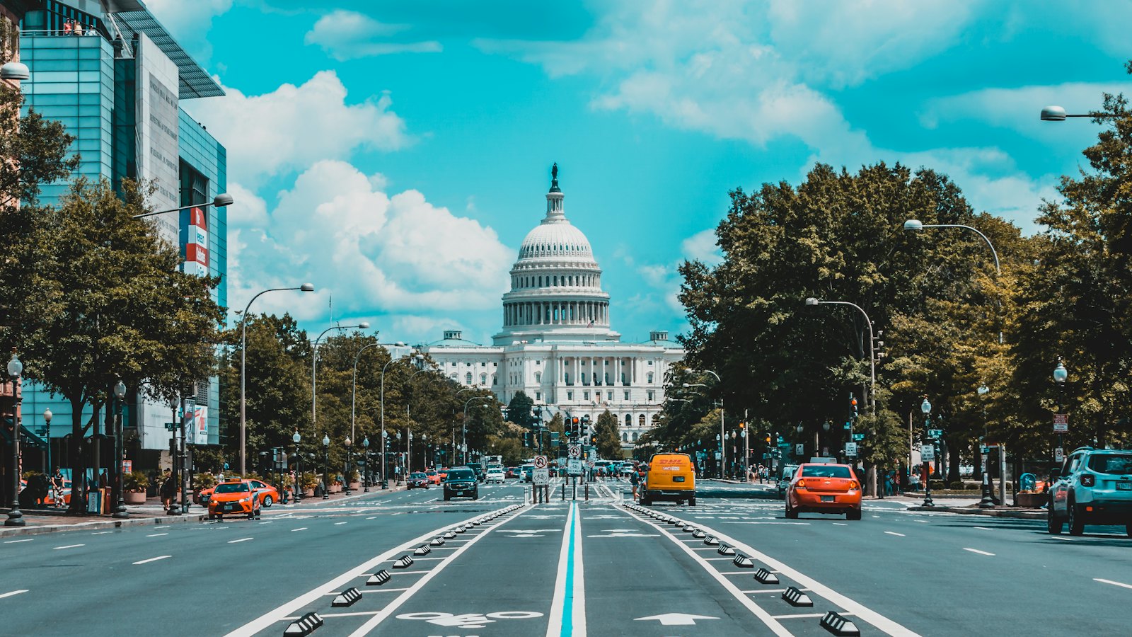 El Capitolio de Washington visto desde la avenida Pennsylvania